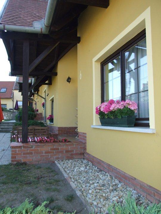 Huber Panzio Bed & Breakfast Fertőrákos Bagian luar foto