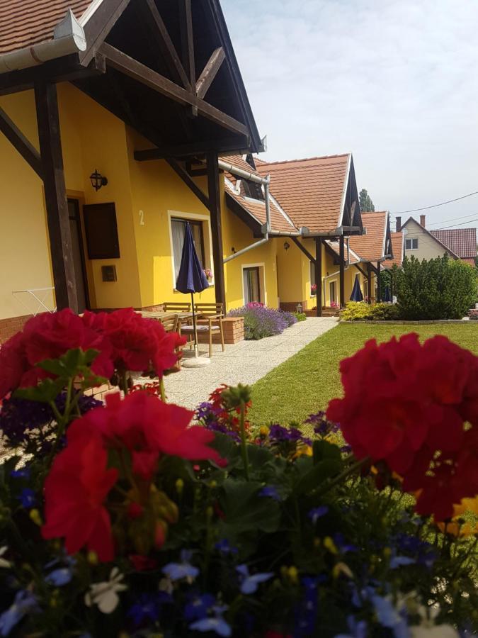 Huber Panzio Bed & Breakfast Fertőrákos Bagian luar foto