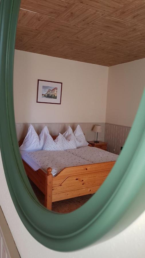 Huber Panzio Bed & Breakfast Fertőrákos Bagian luar foto