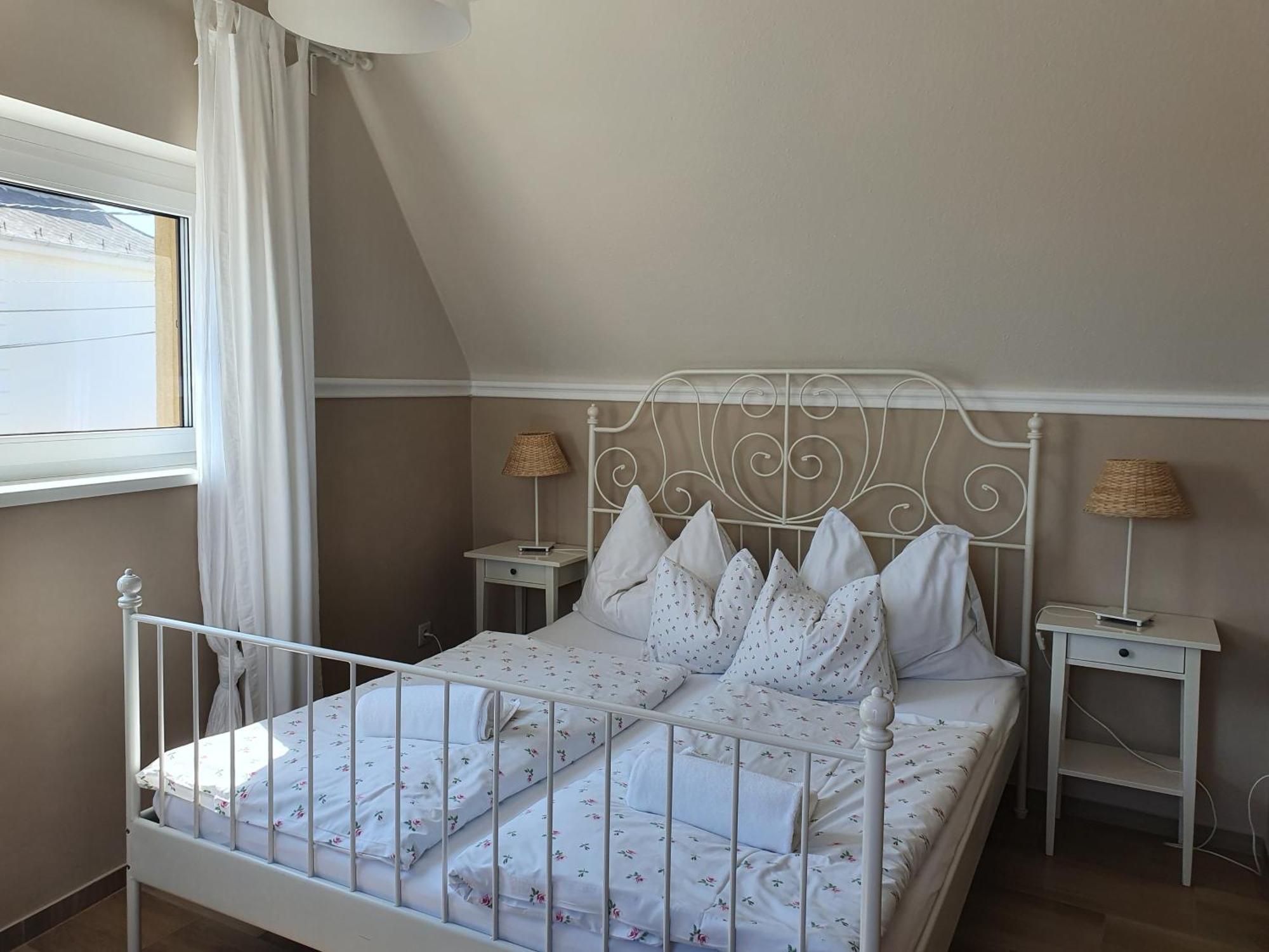Huber Panzio Bed & Breakfast Fertőrákos Bagian luar foto