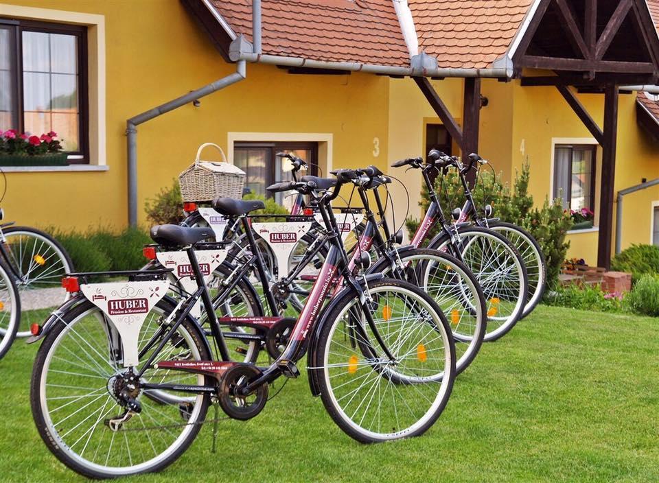 Huber Panzio Bed & Breakfast Fertőrákos Bagian luar foto